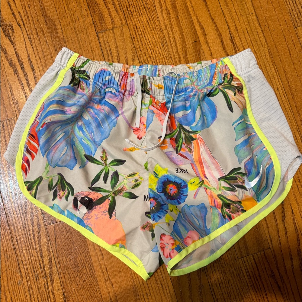 Nike tropical print shorts women's sz medium